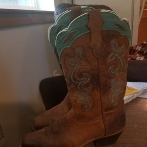 Womens justin boots size 10